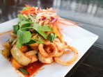 Салат с кальмарами и яблоками