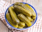 Мариновані огірки з лимоном та кунжутом