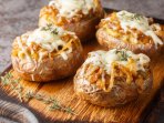 Печена картопля з цибулею по-французьки