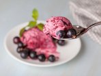 Морозиво зі смородини і маскарпоне