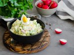 Салат с редиской и яйцом