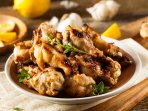 Часникові крильця на сковороді