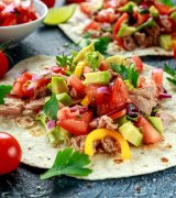 Врап із консервованим тунцем