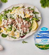 Салат з тунцем і кисломолочним сиром