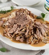 Свинина в молоці