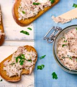 намазка на хліб із сардинами