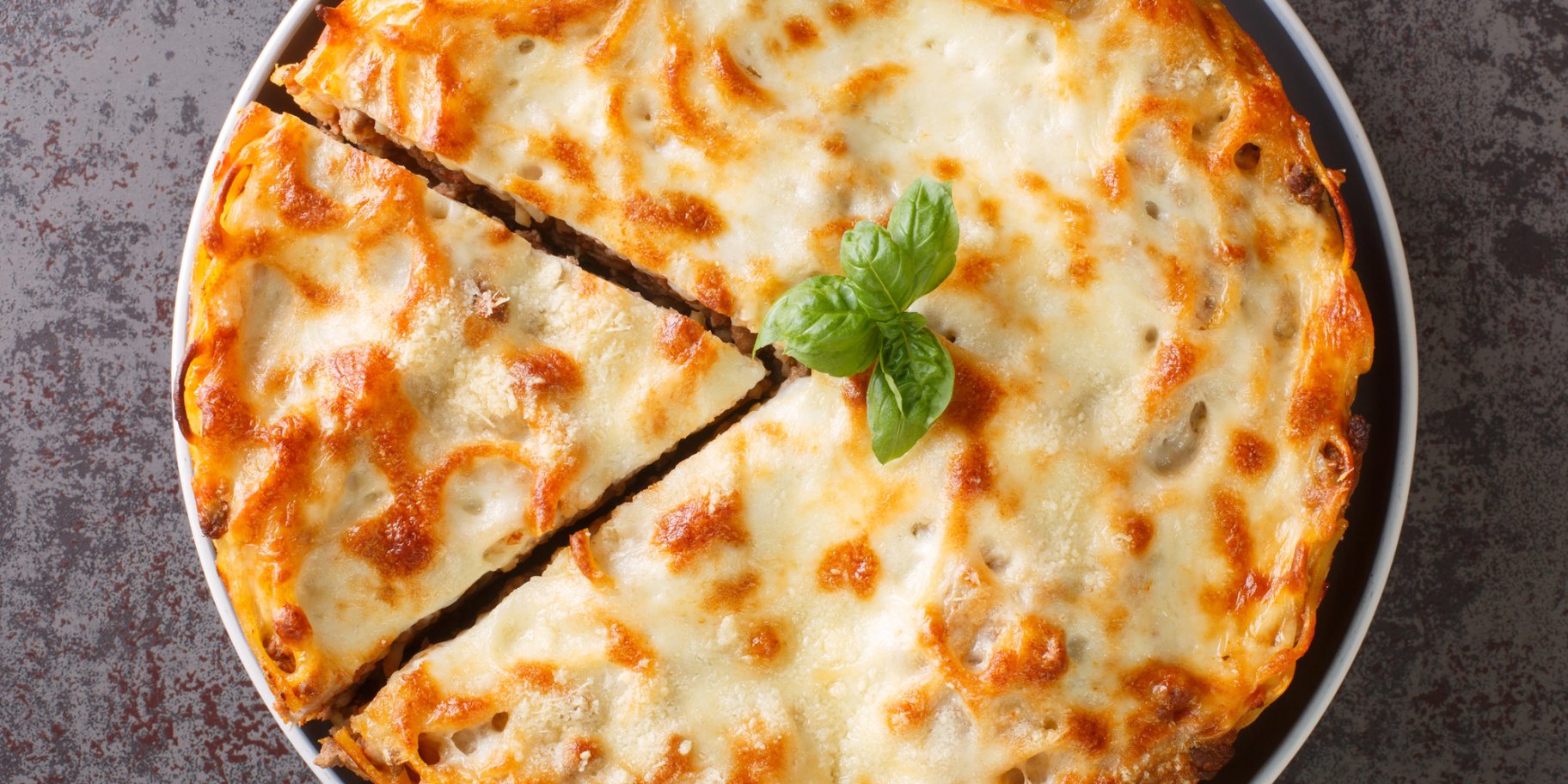 Піца-спагеті з чері та моцарелою