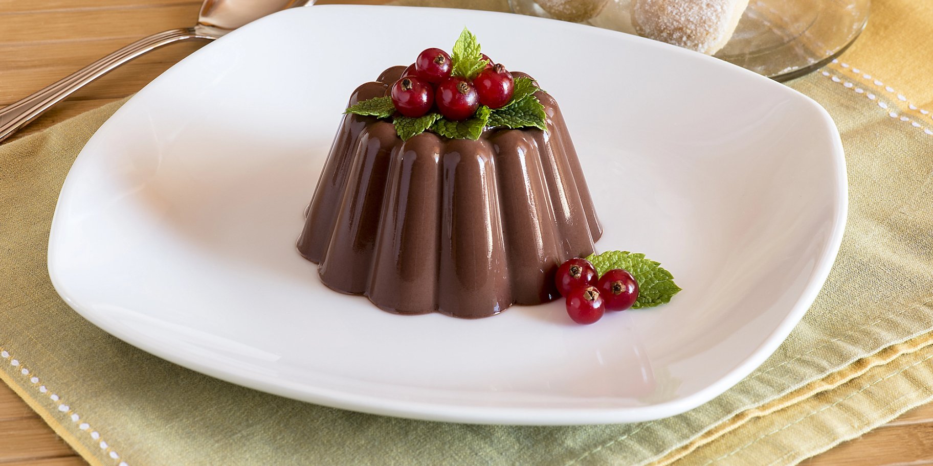 Мусовий десерт з хурми та какао