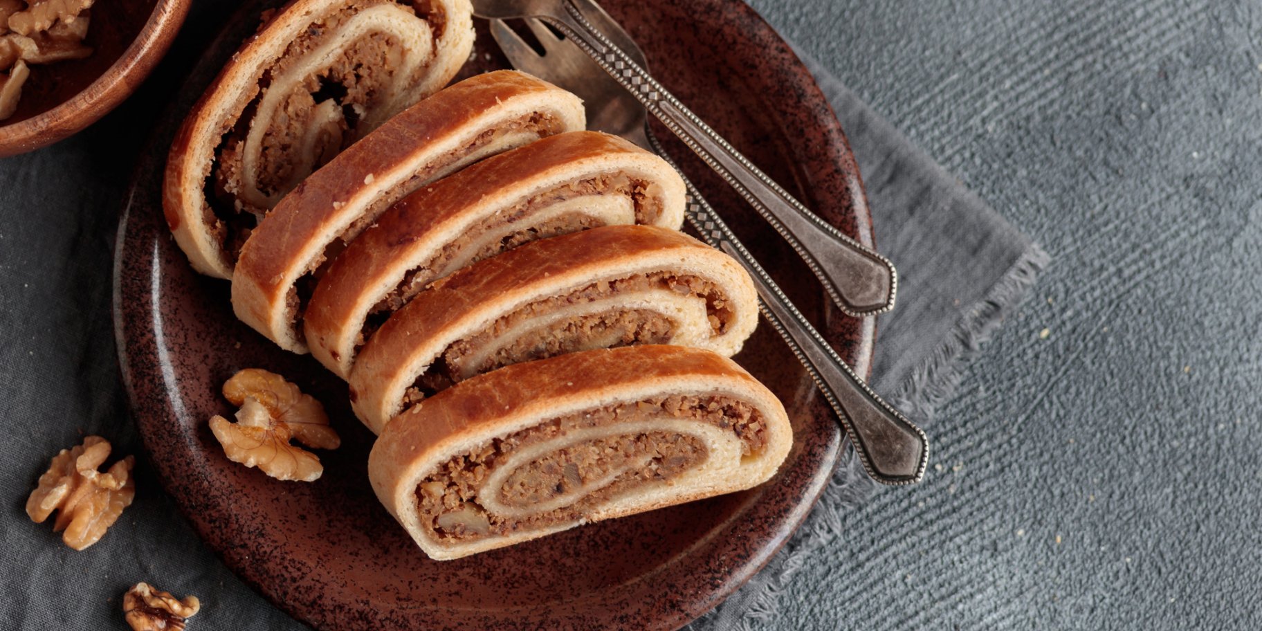 Цілозерновий горіховий рулет