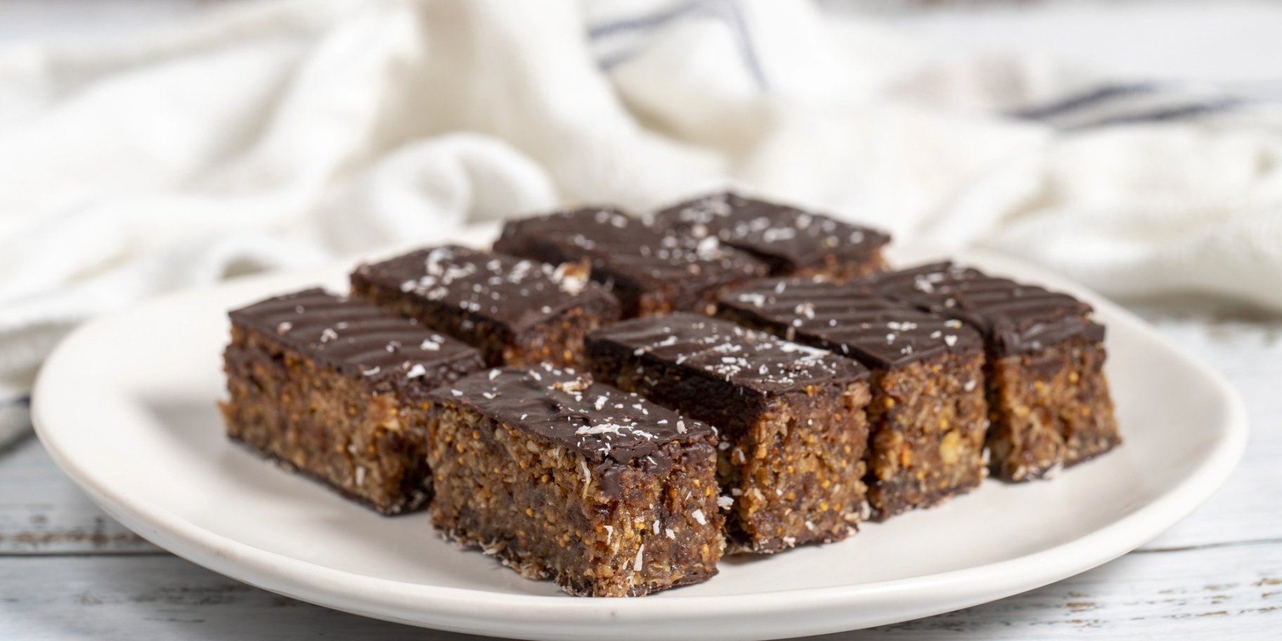 Десерт з фініків і шоколаду