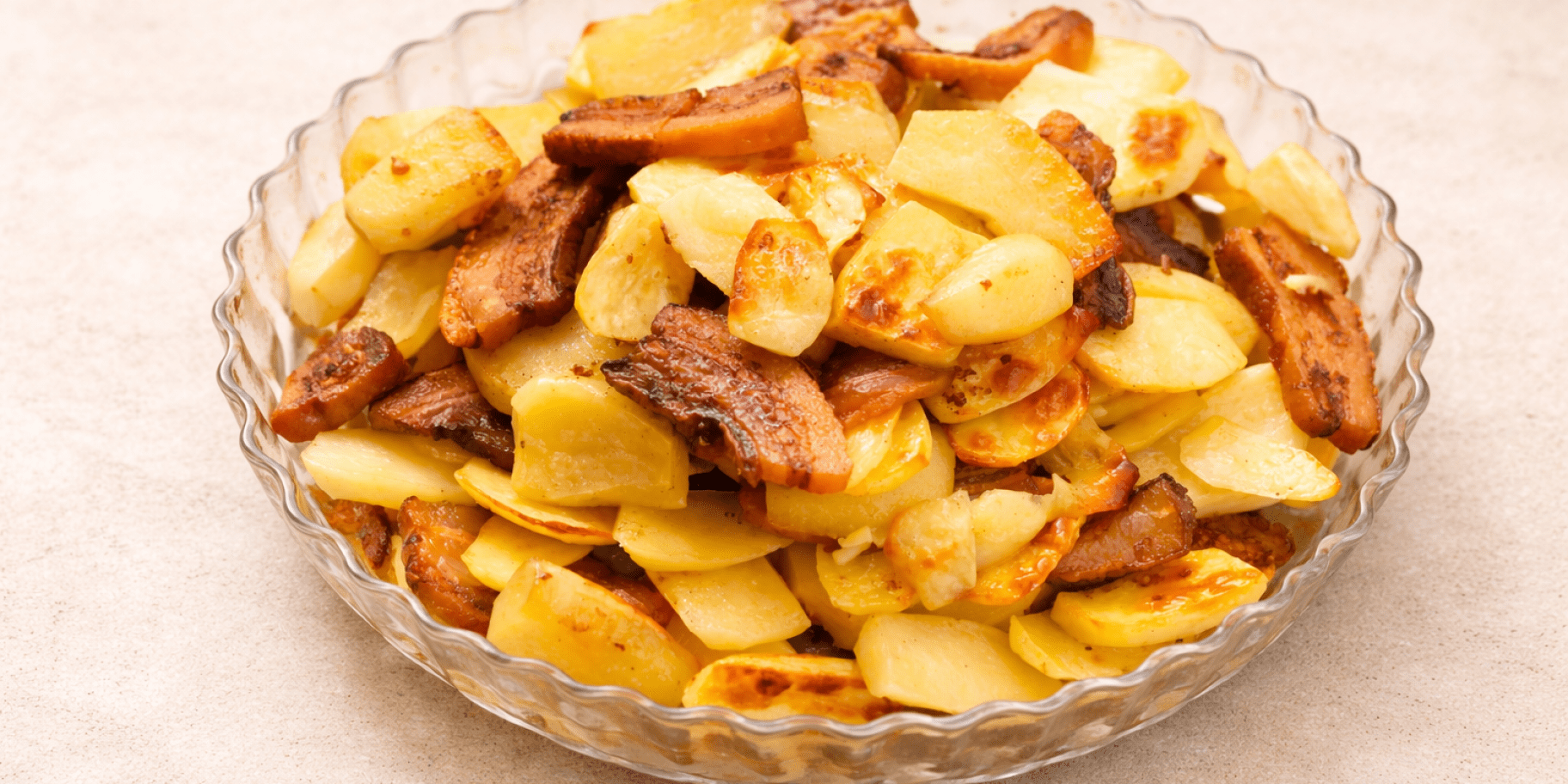 Картопля з салом у мікрохвильовці