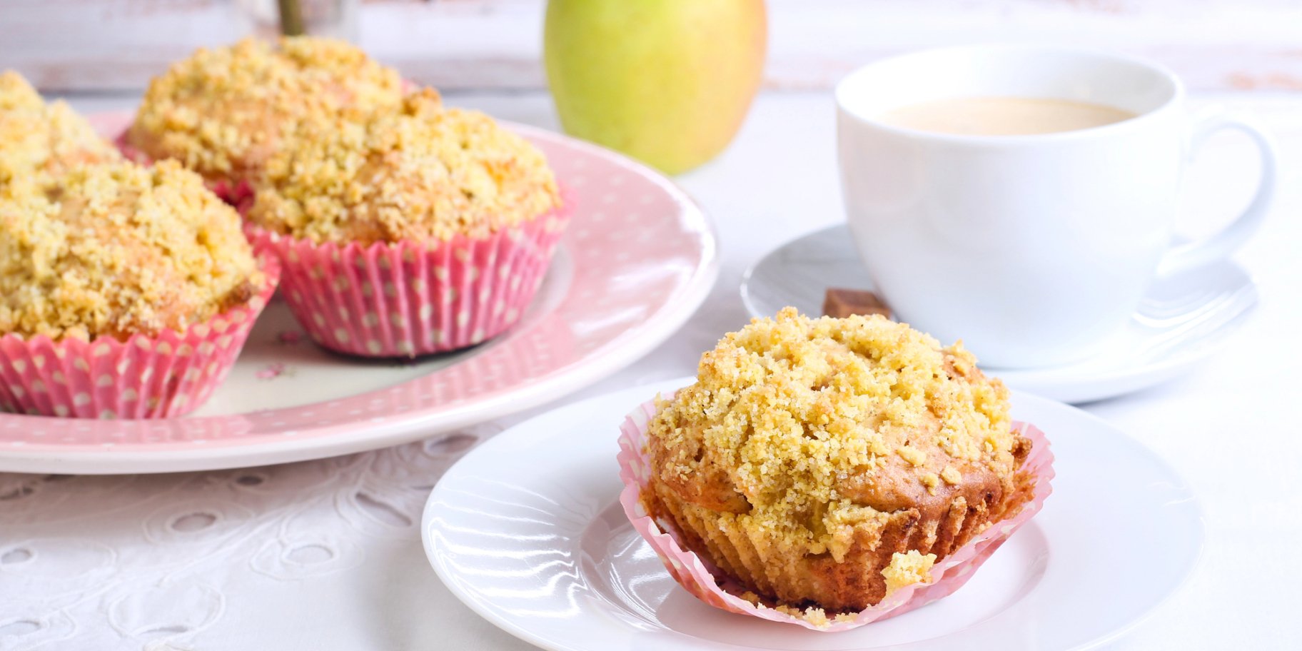 Яблучний крамбл у формі кексів