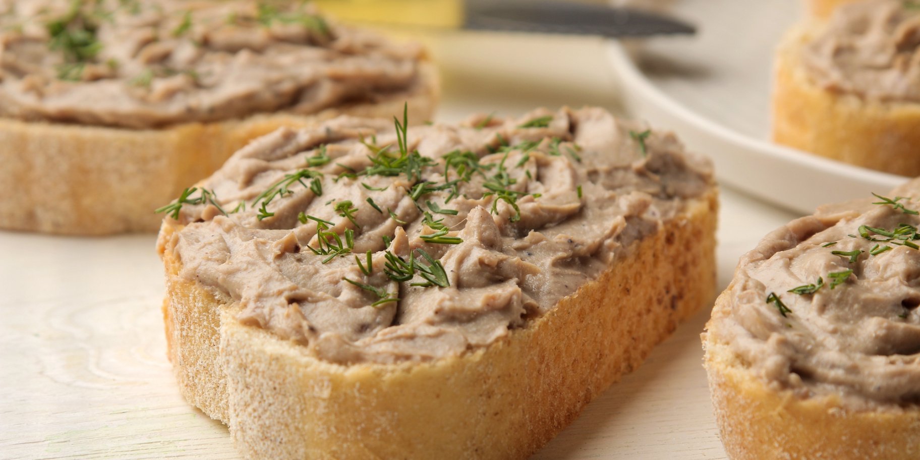 Паштет зі шпротів з плавленим сиром