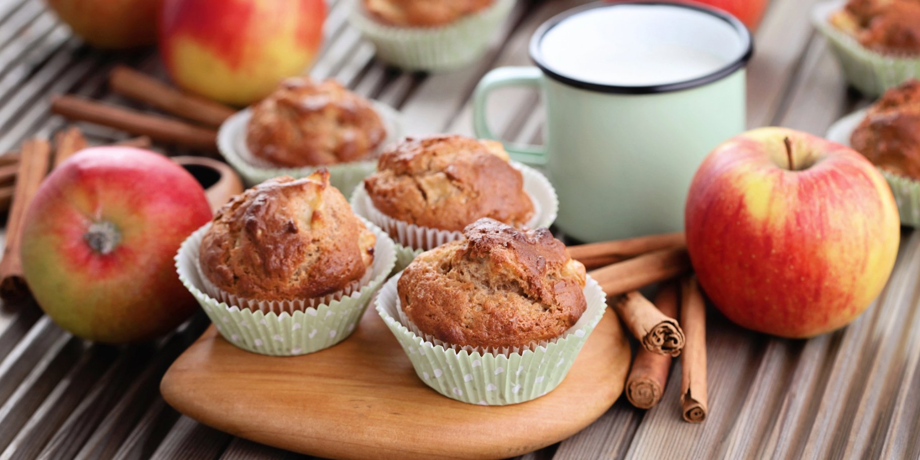 Цільнозернові мафіни з яблуком і корицею