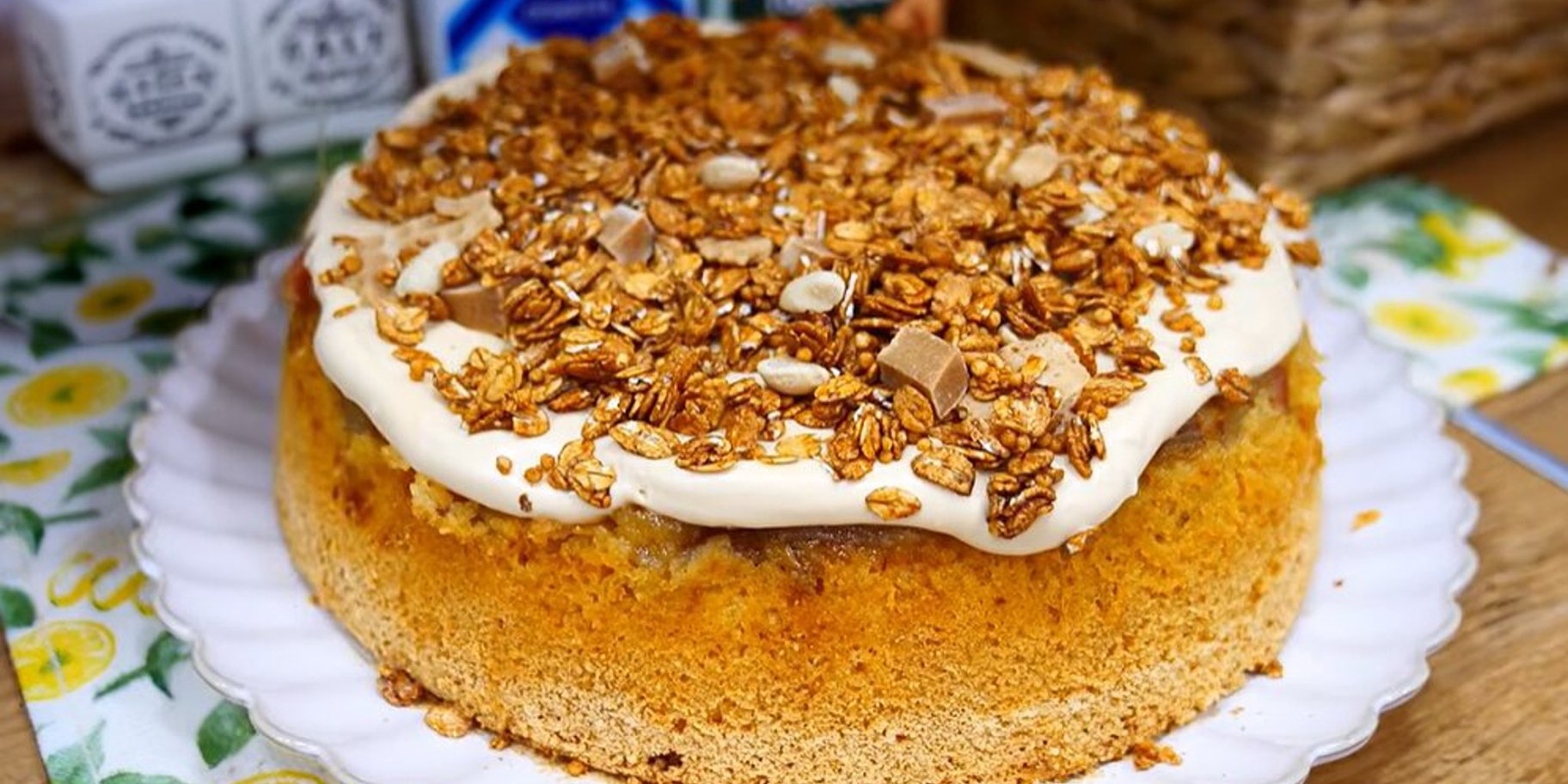Шарлотка з кремом