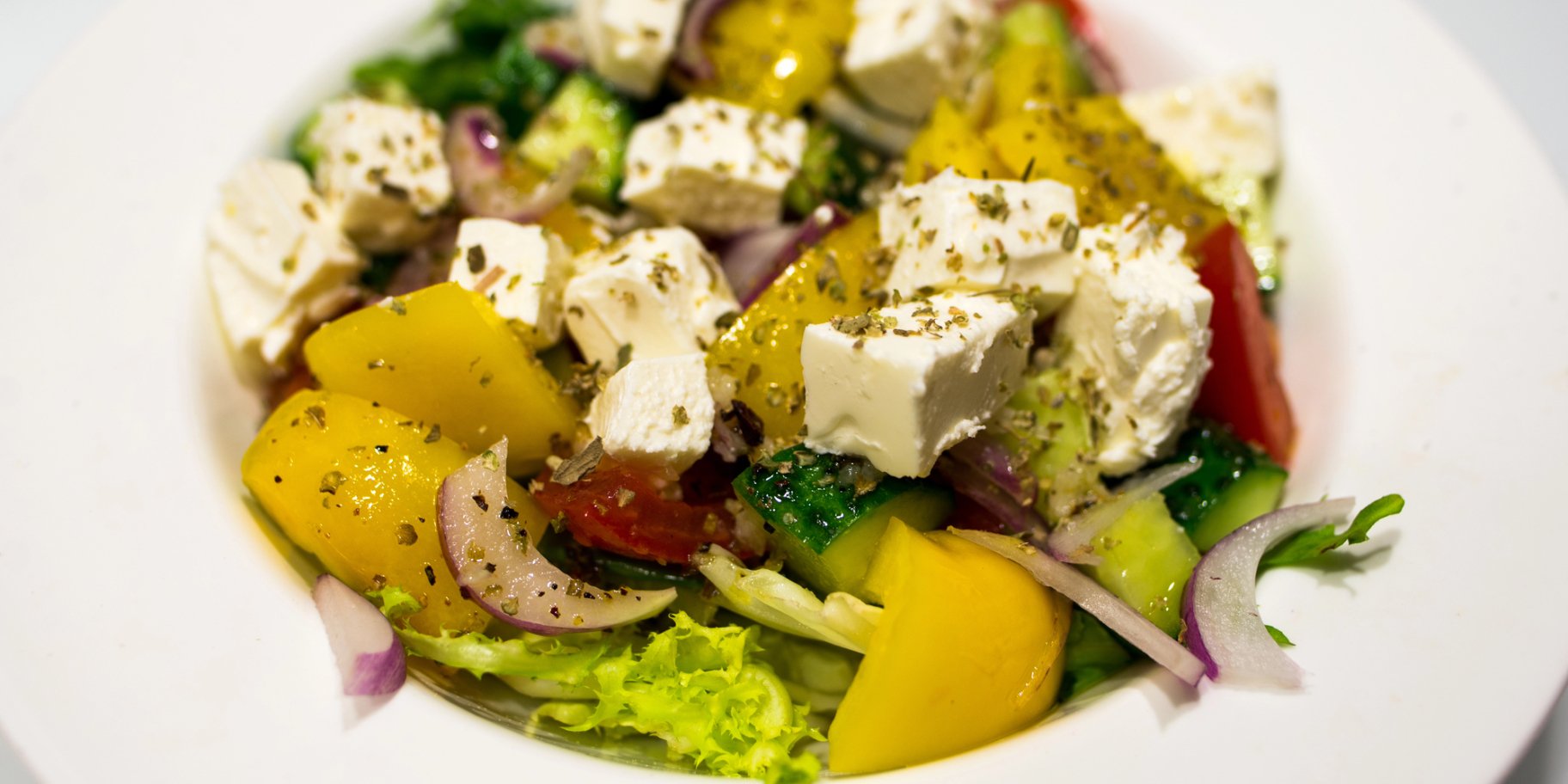 Картопляний салат з оливками та фетою