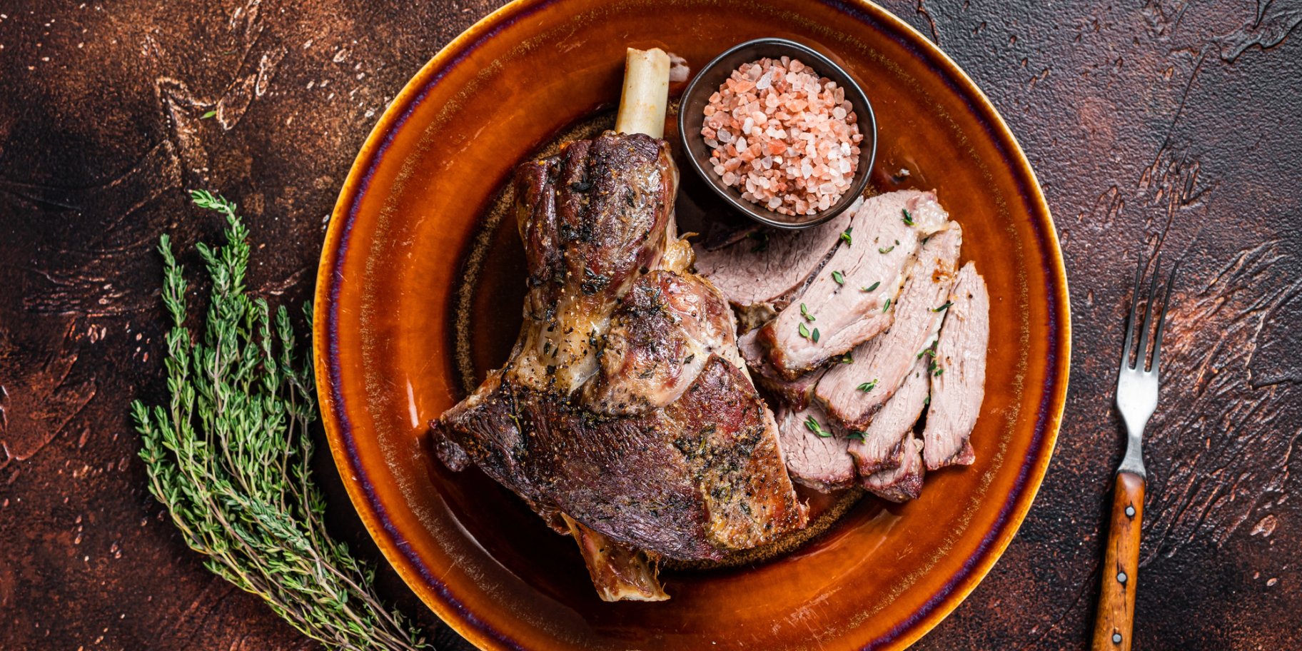 Бараняча нога з часниковим соусом