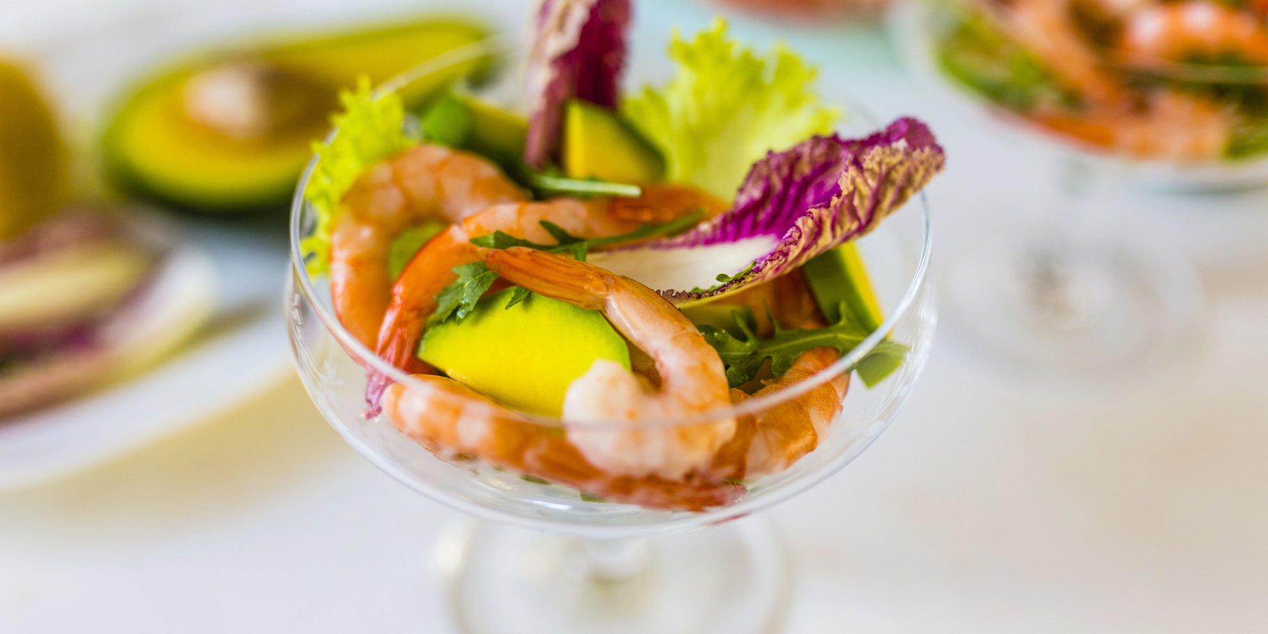 Салат-коктейль з креветками, ананасами й фетою