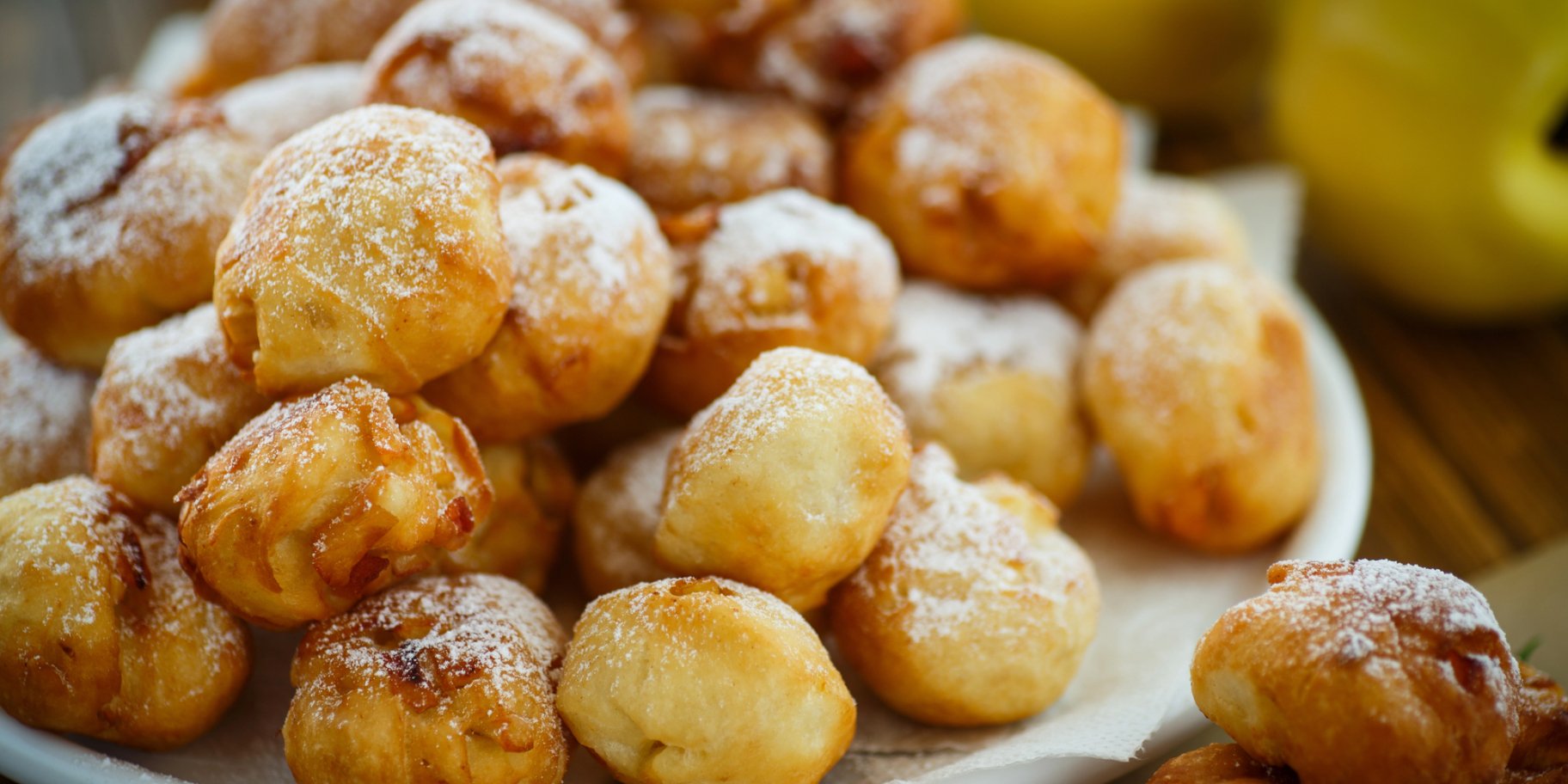 Булочки з сиром і яблуками
