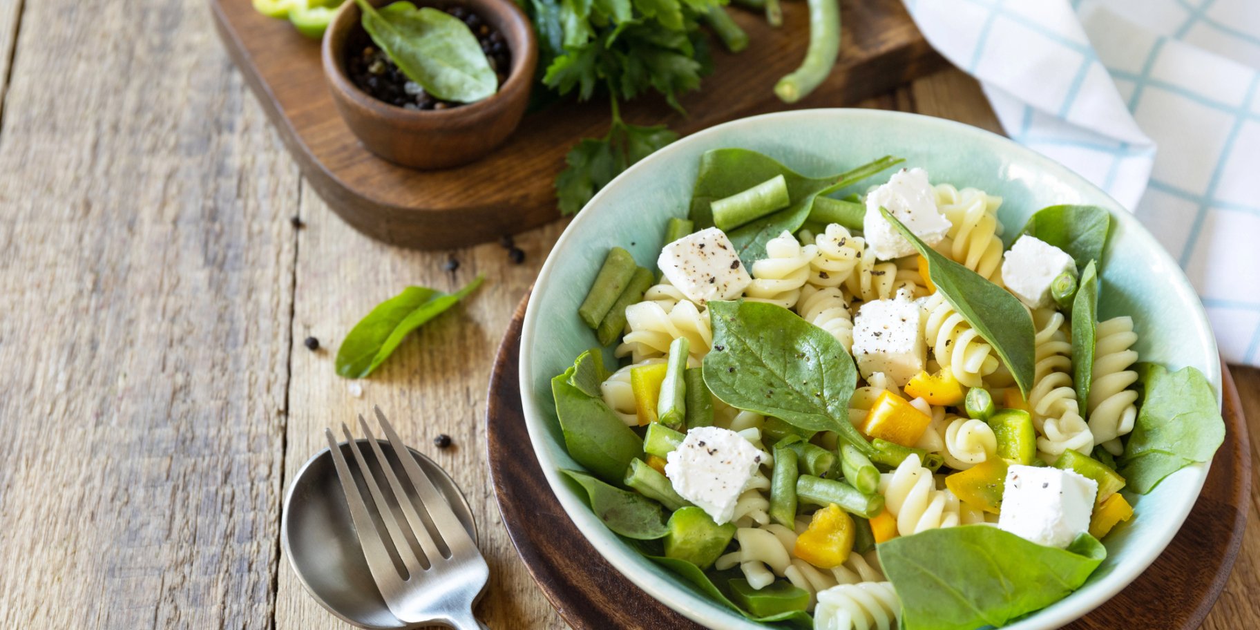 Паста-салат зі шпинатом і фетою