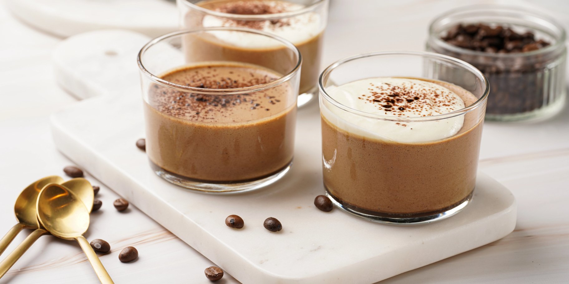 Десерт Баварський крем з кавою