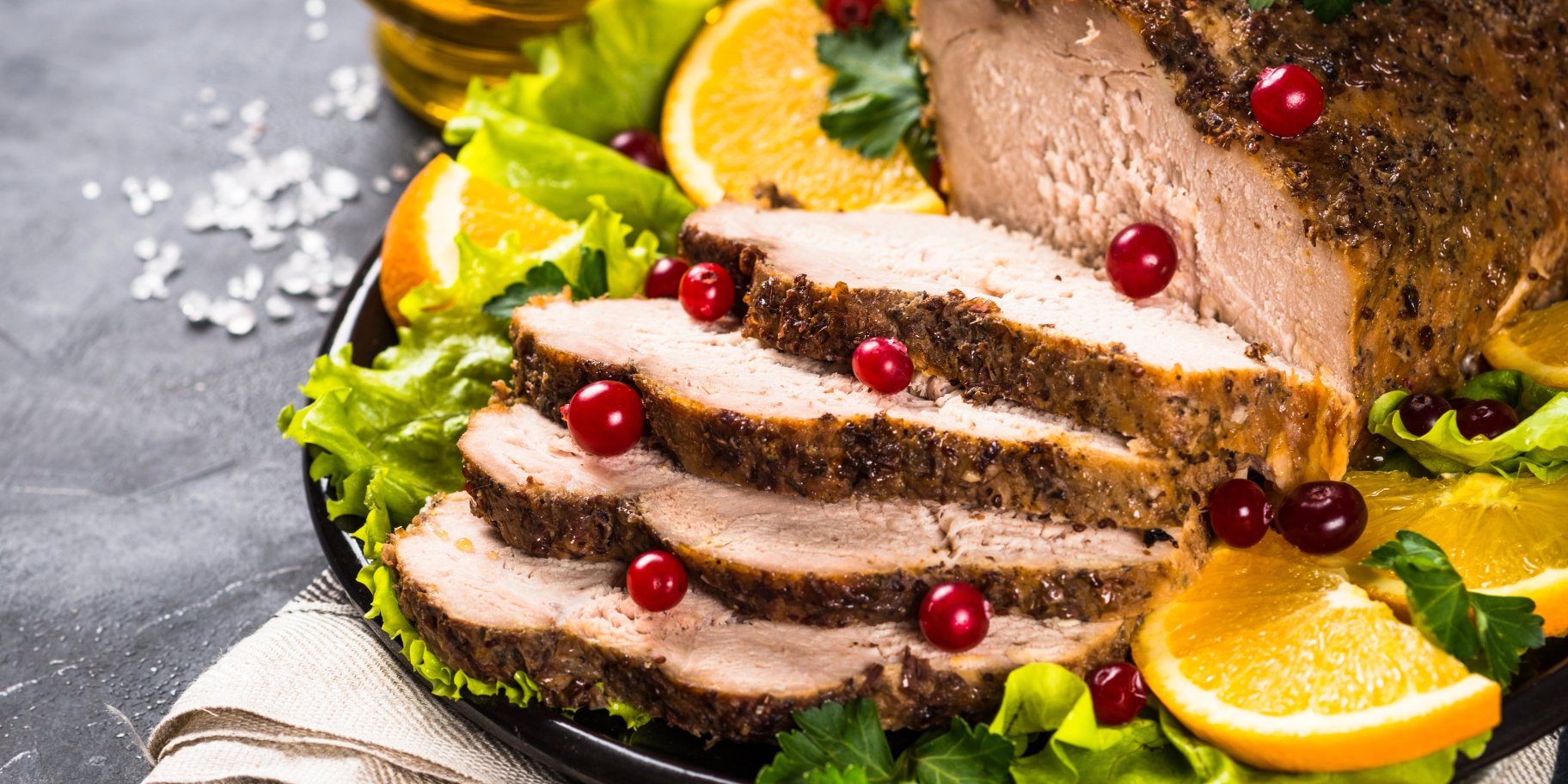 Свинина, тушкована у пиві з кавою і цедрою