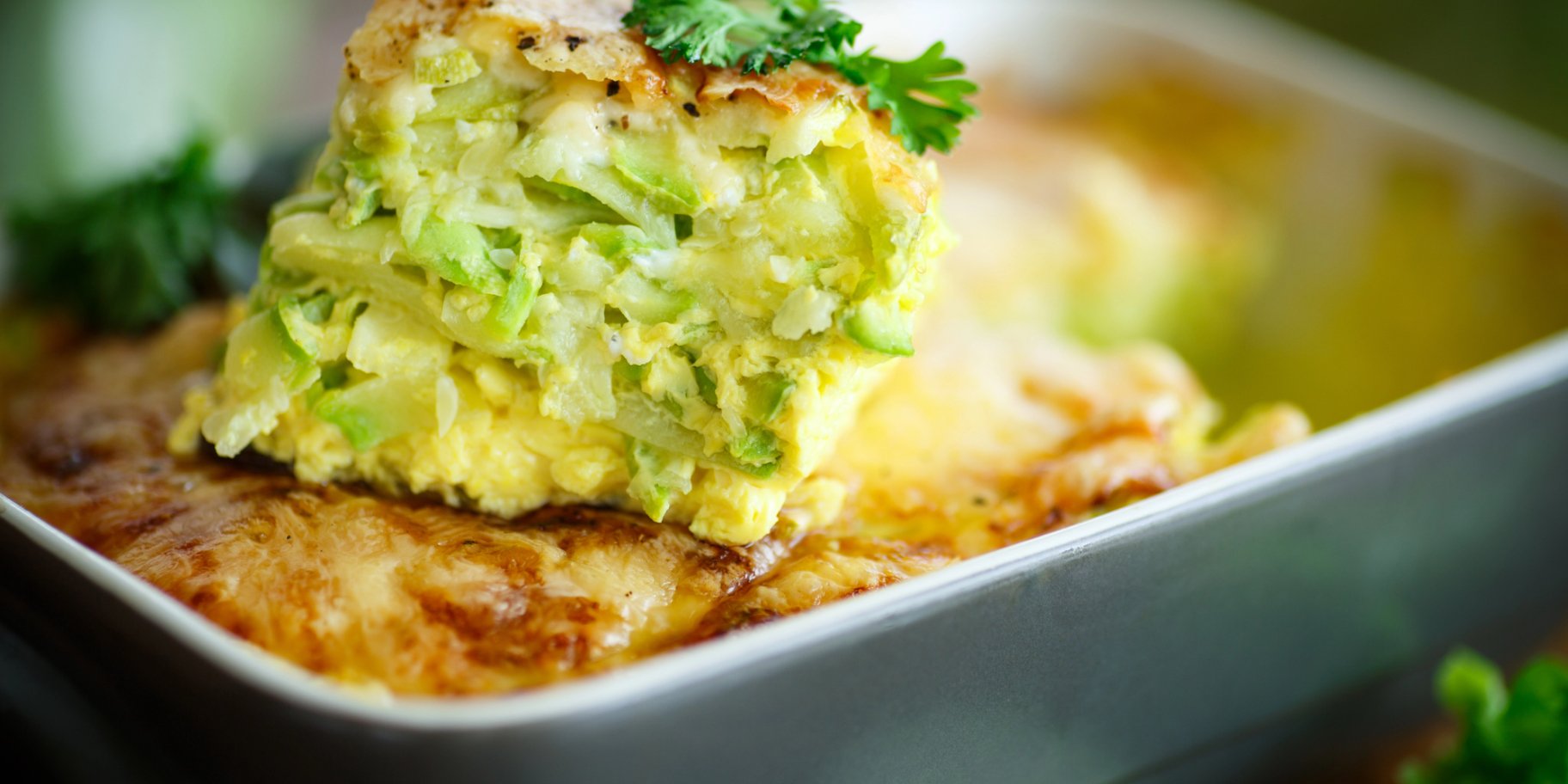 Заливний пиріг з молодою капустою