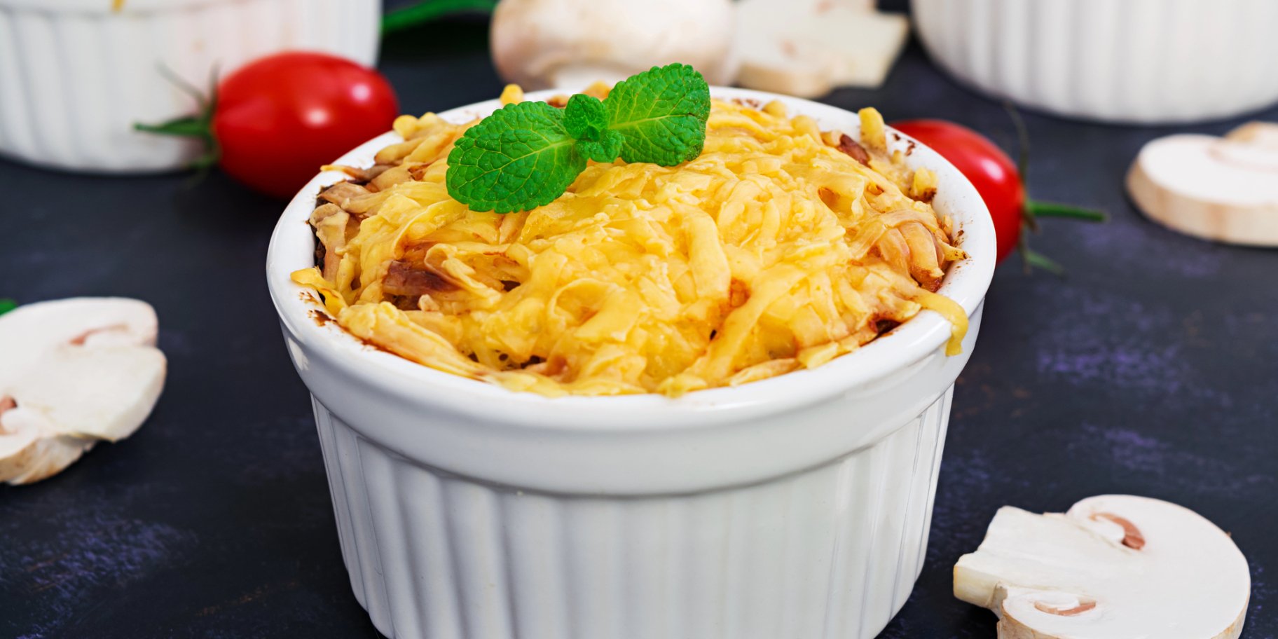 Жульєн в аерогрилі з куркою і печерицями