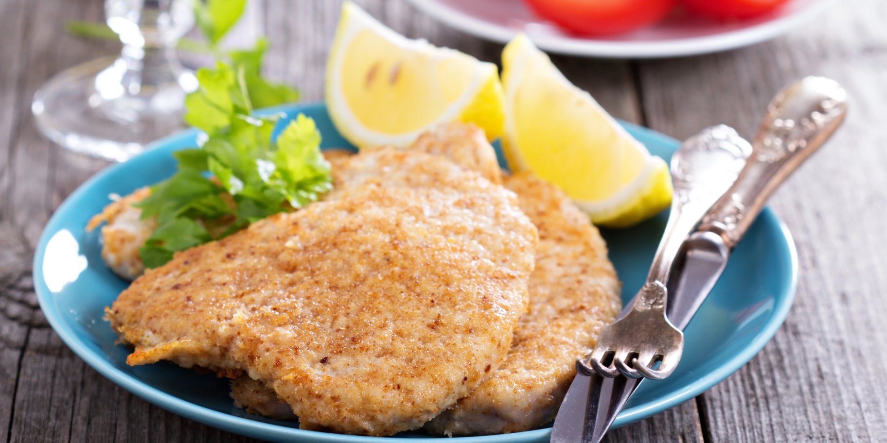 Паніровані відбивні з травами