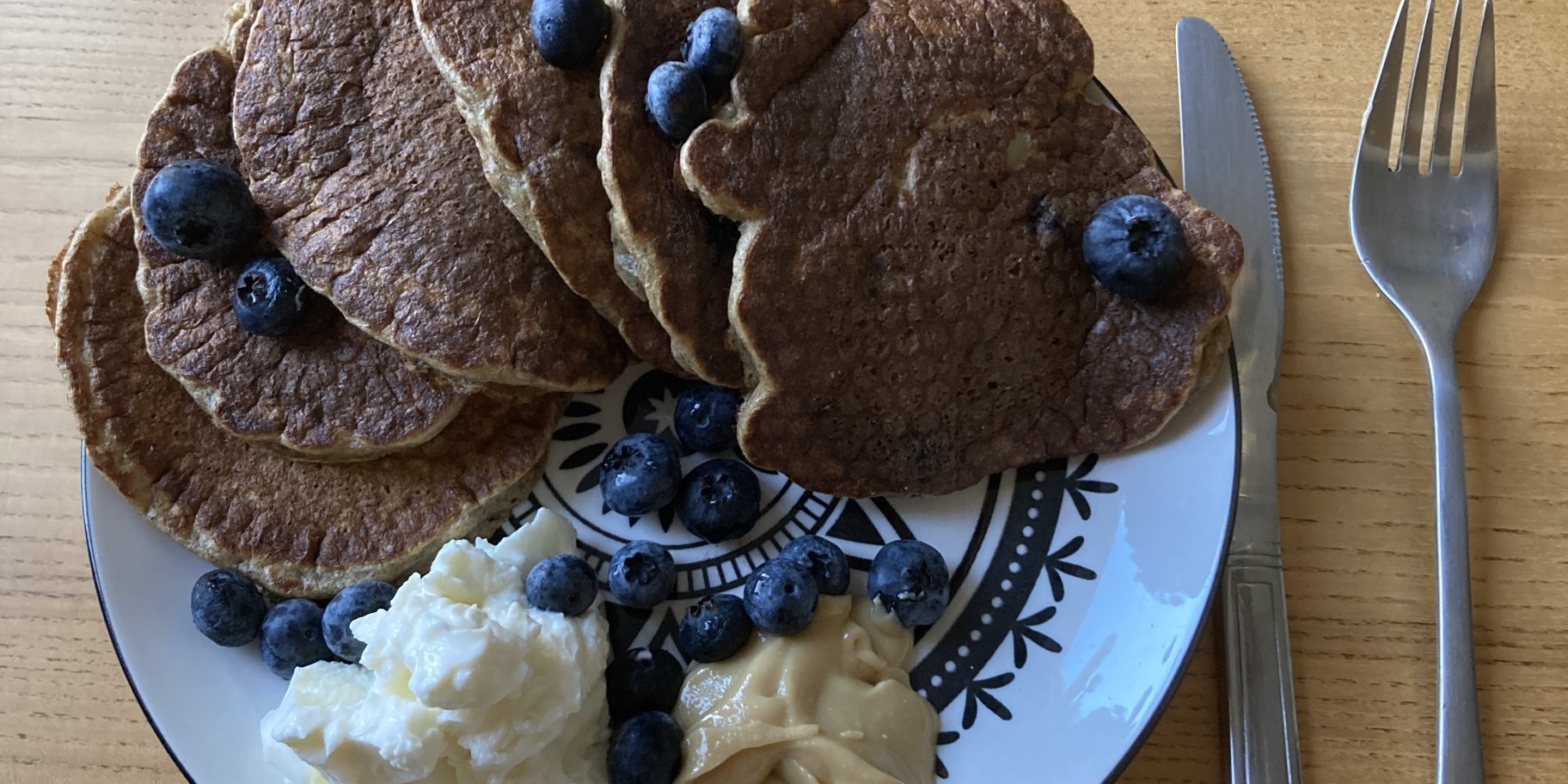 Корисні панкейки з яблуком та корицею