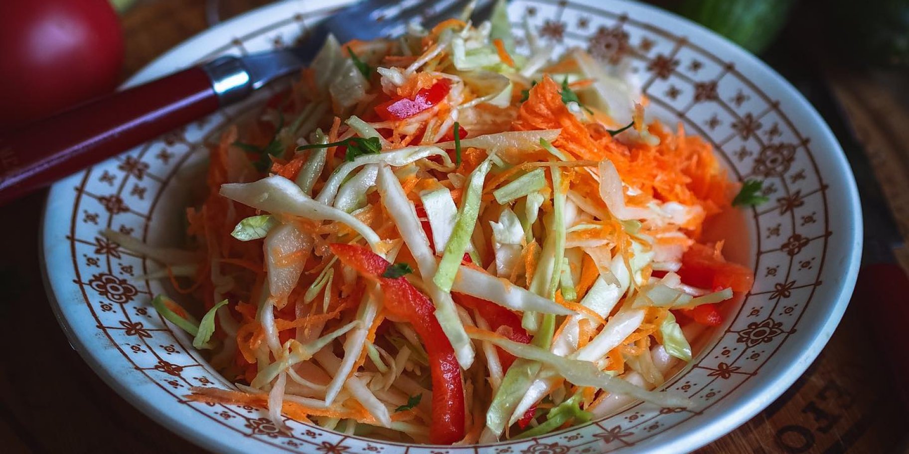 Простой овощной салат — итальянский ужин из капусты, болгарского перца и моркови