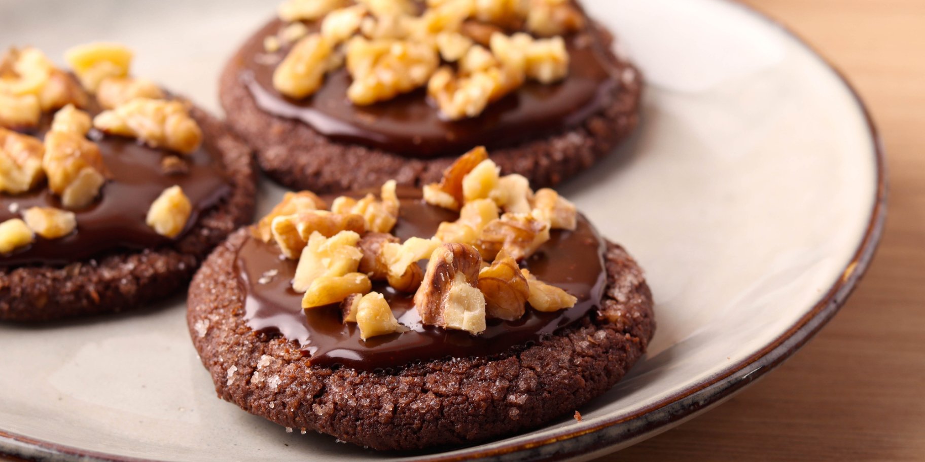 Печиво з волоськими горіхами без випікання