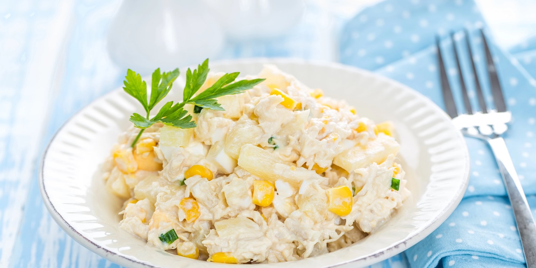 Салат з яйцем і кукурудзою