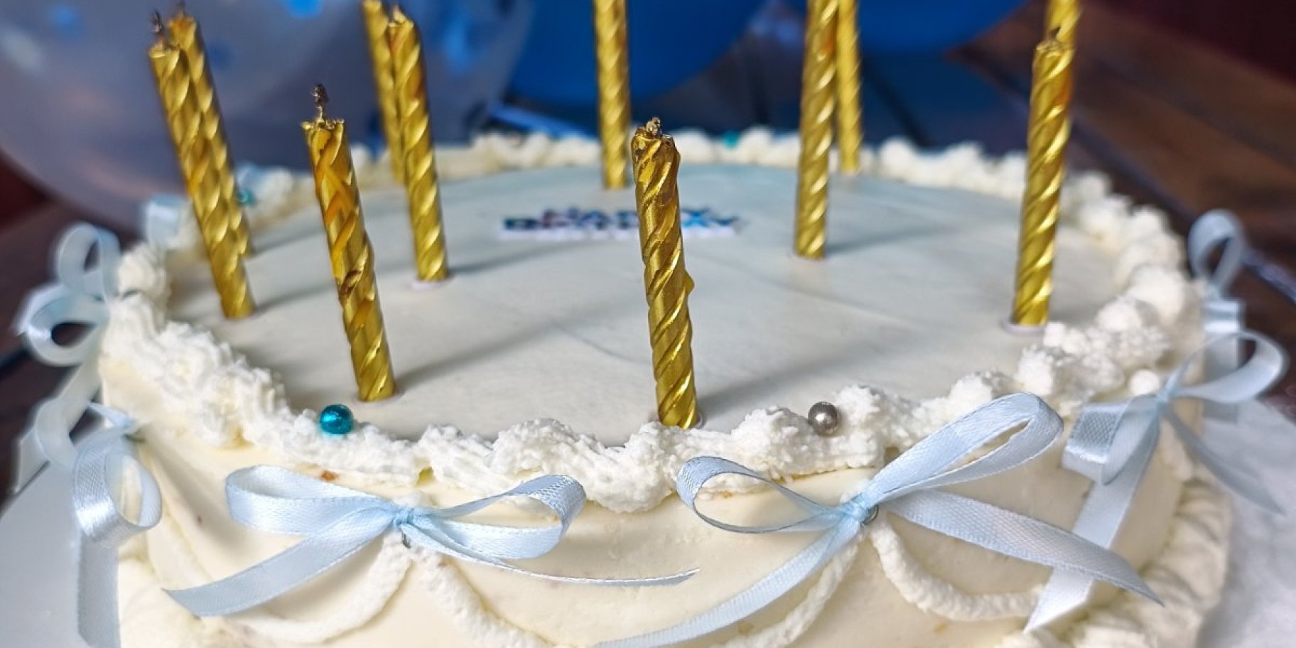 Бісквітний торт з крем-чізом Бісквітний торт з крем-чізом