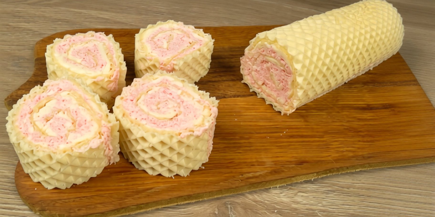 Рулет з крабовими паличками