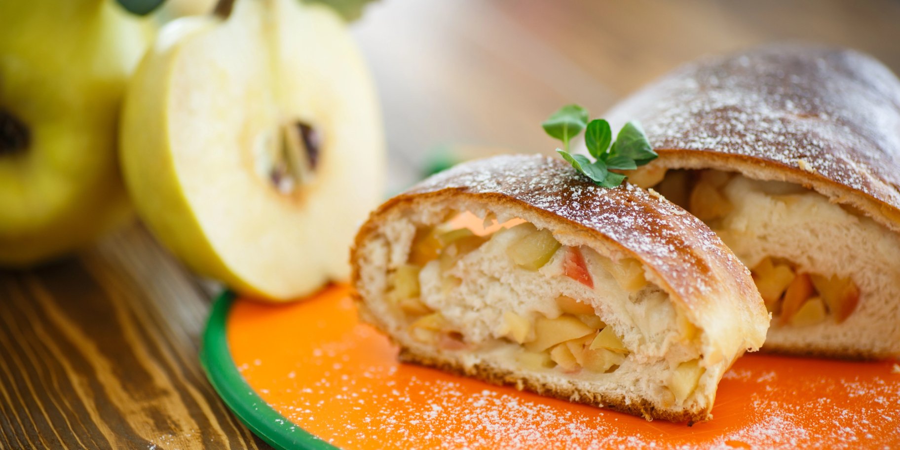 Лінивий яблучний рулет