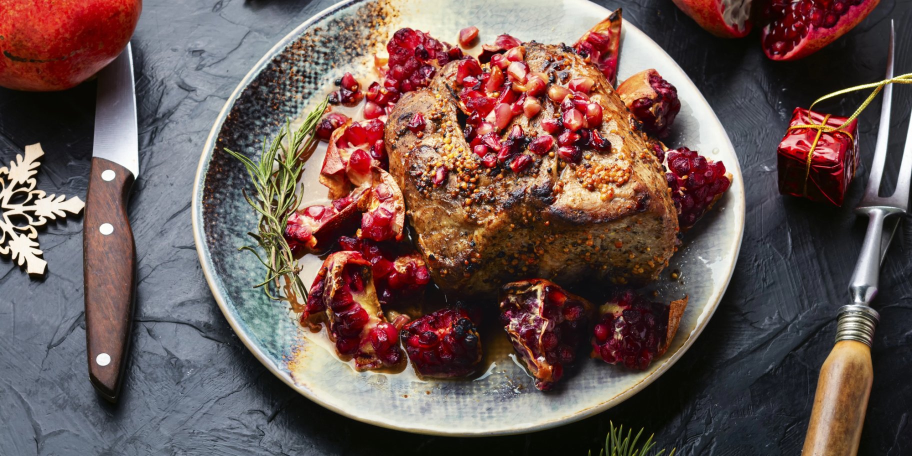 Свиняча грудинка, тушкована в гранатовому соусі