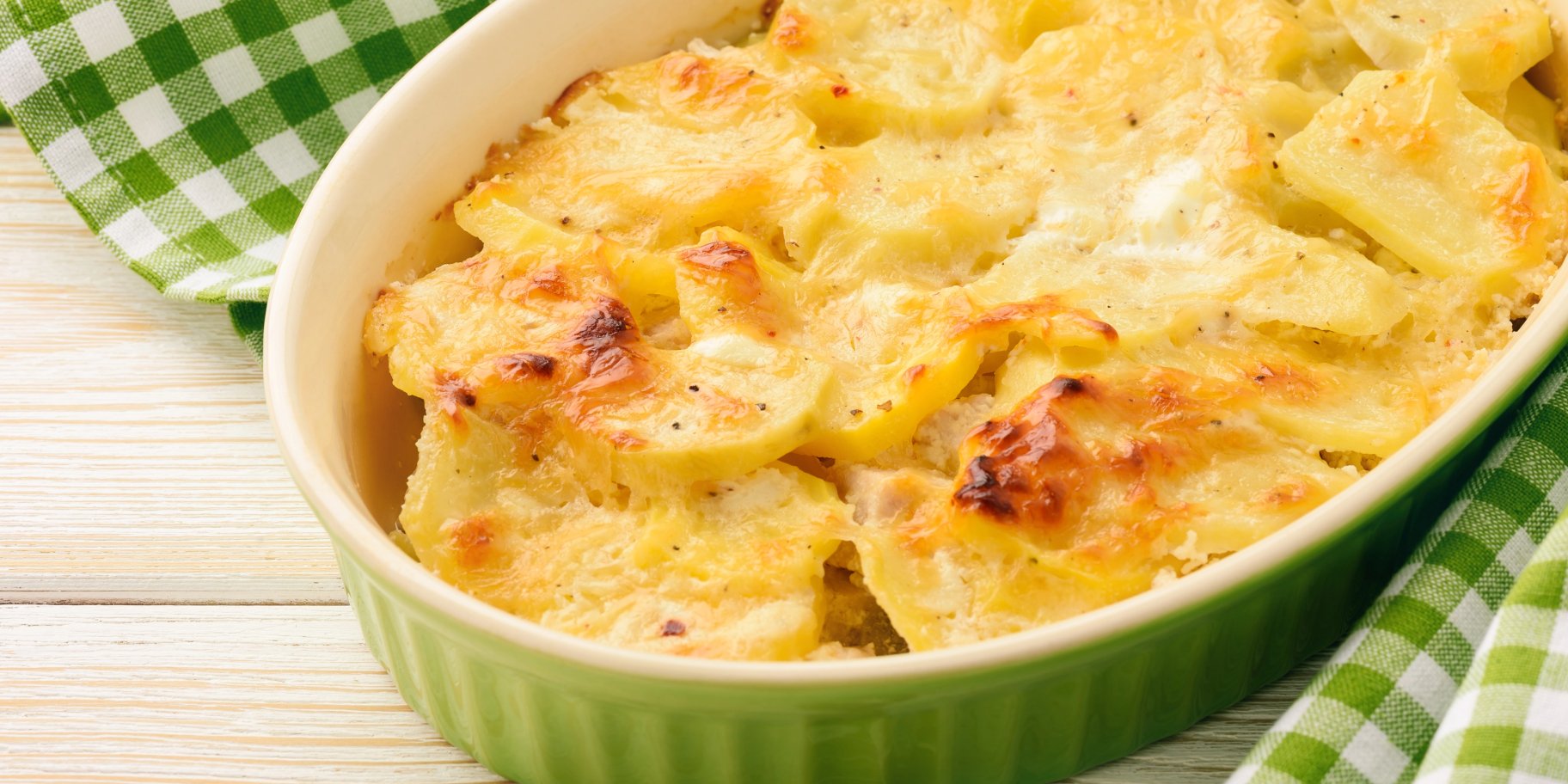 Скумбрія з картоплею, запечена під майонезом