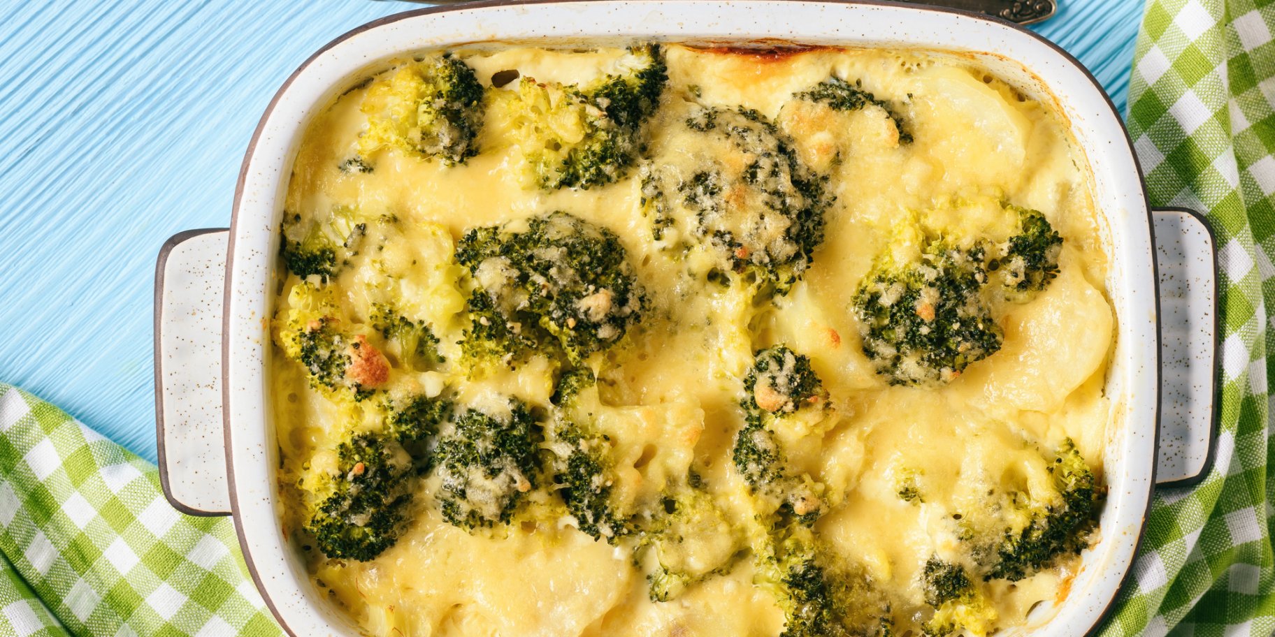 Запечена броколі з фаршем та сиром