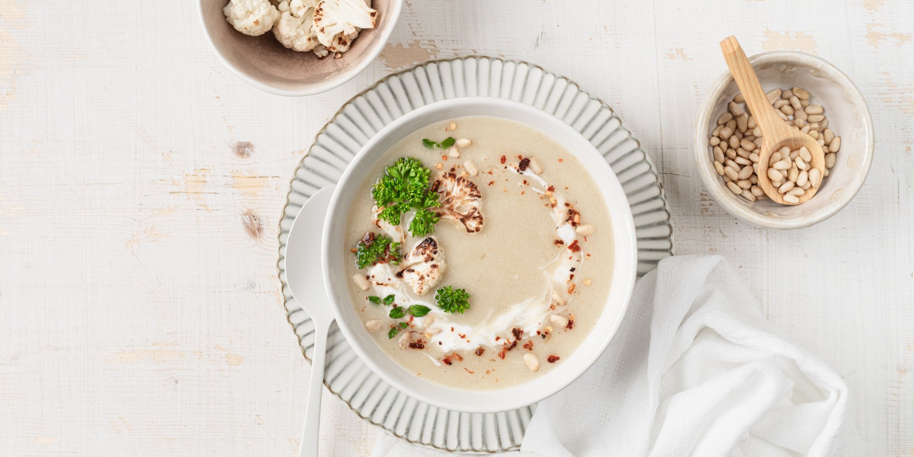 Суп-пюре з цвітної капусти та шпинату