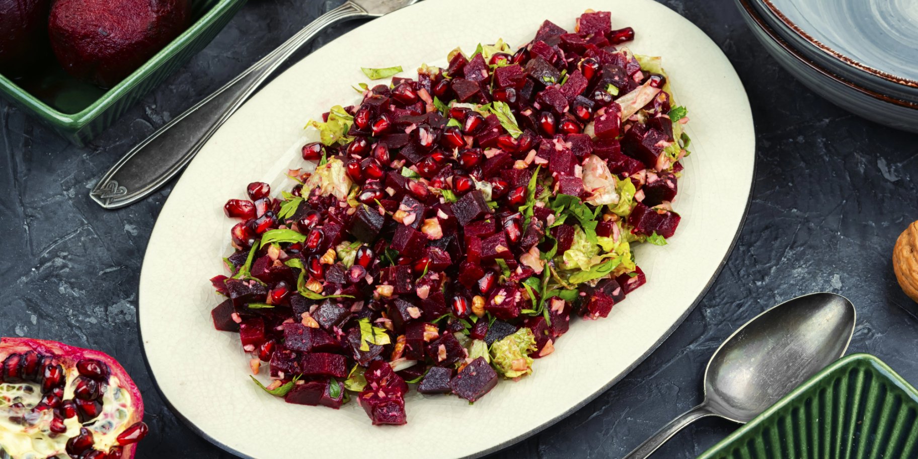Салат із гранатом і бринзою