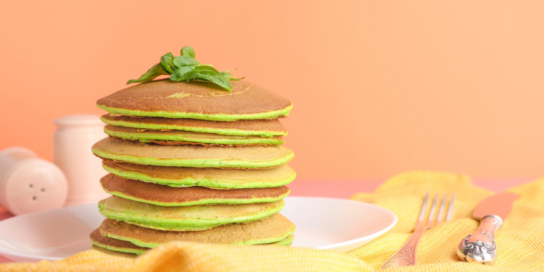 Панкейки з бананами та шпинатом