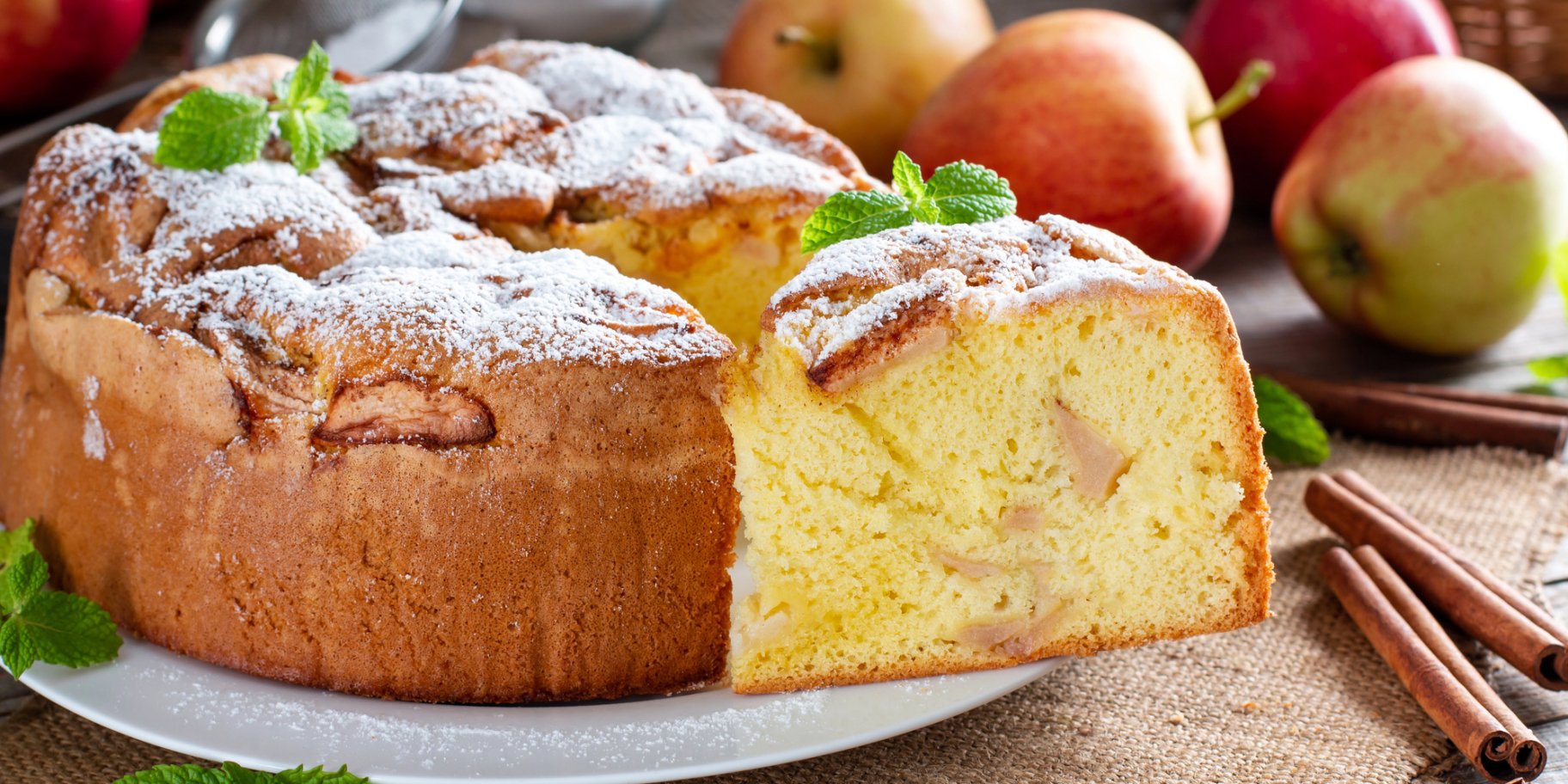 Молочний пиріг з яблуками