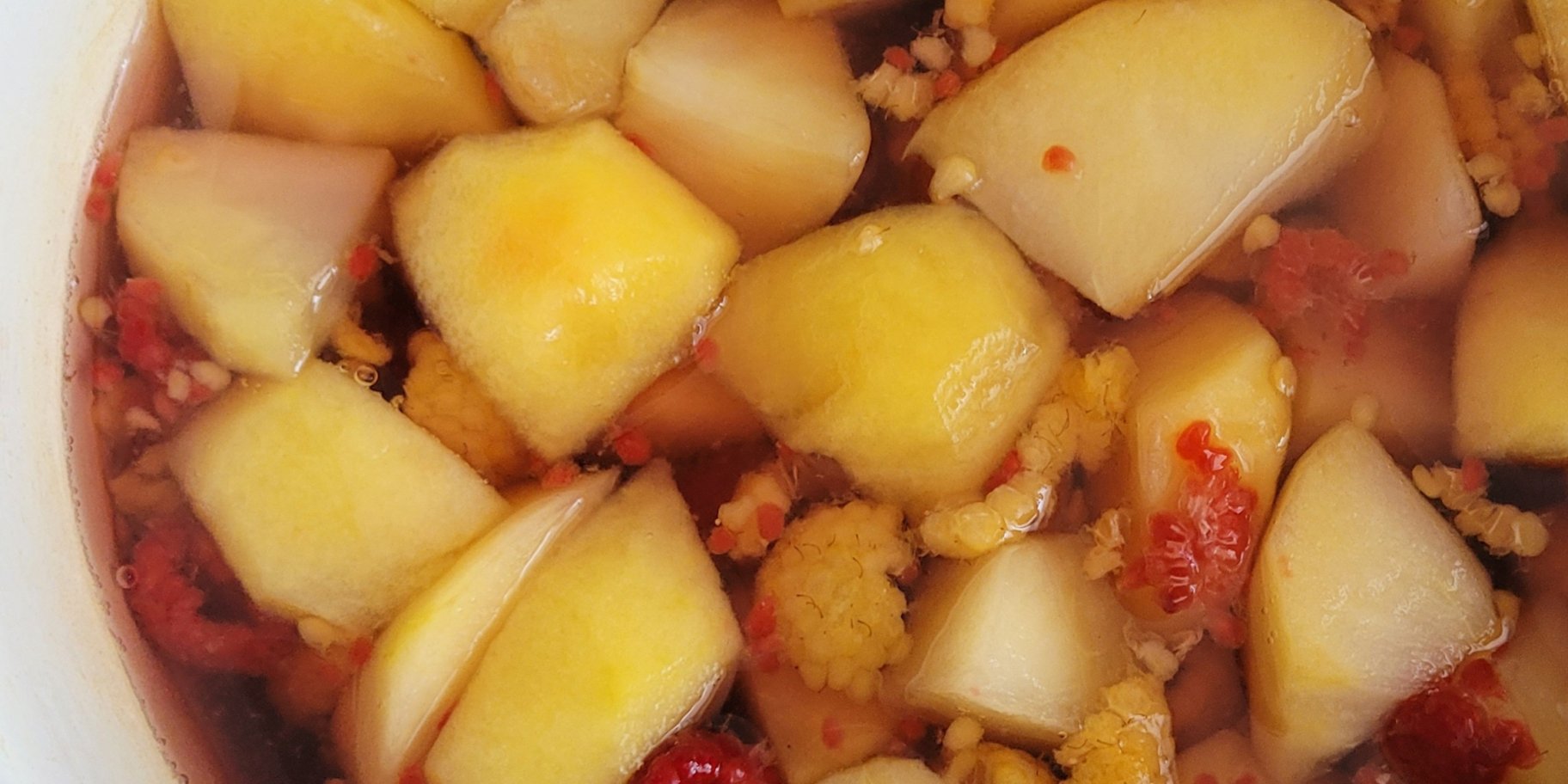 Яблучно-ягідний компот