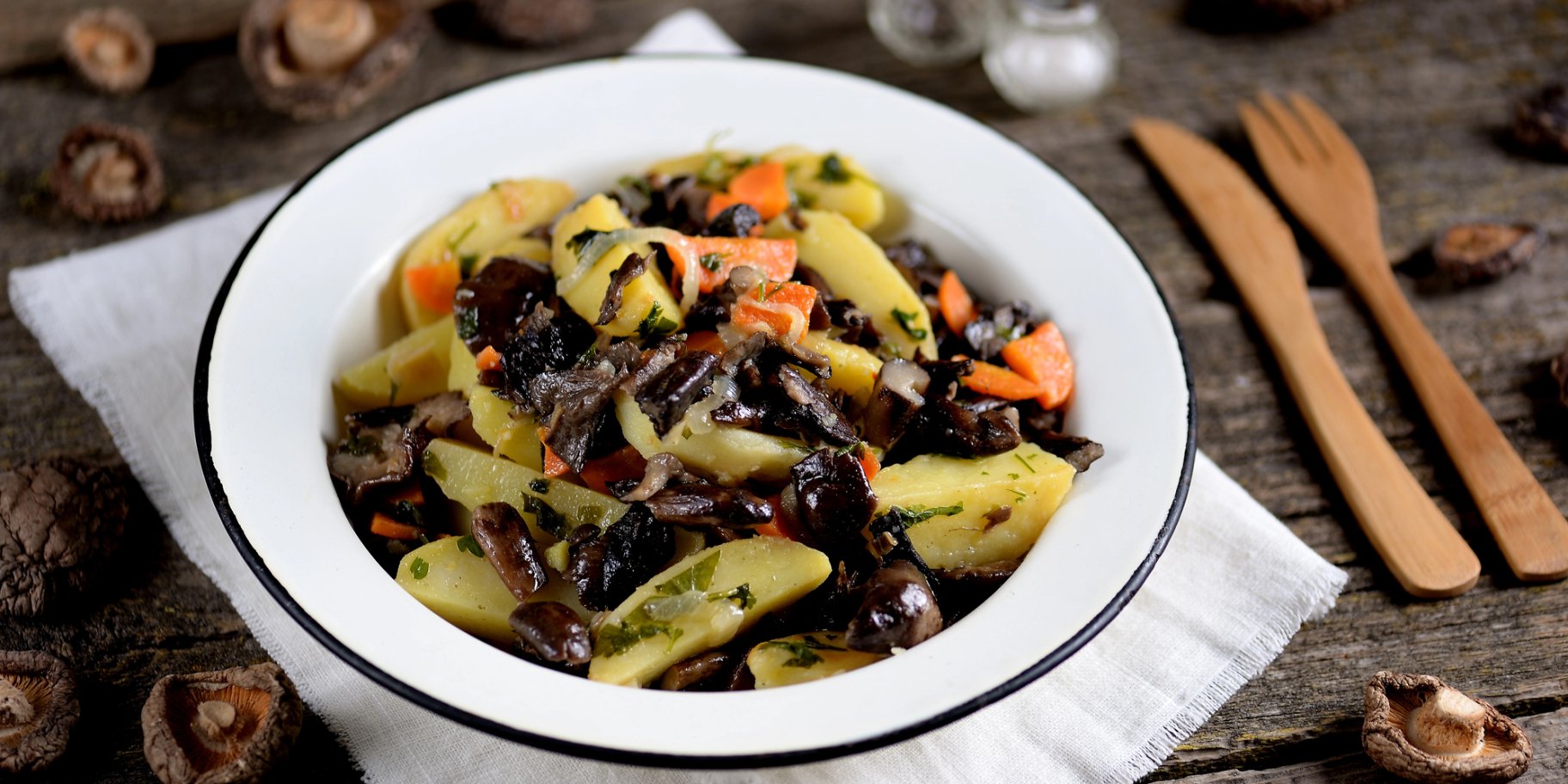 Картопля з сушеними грибами