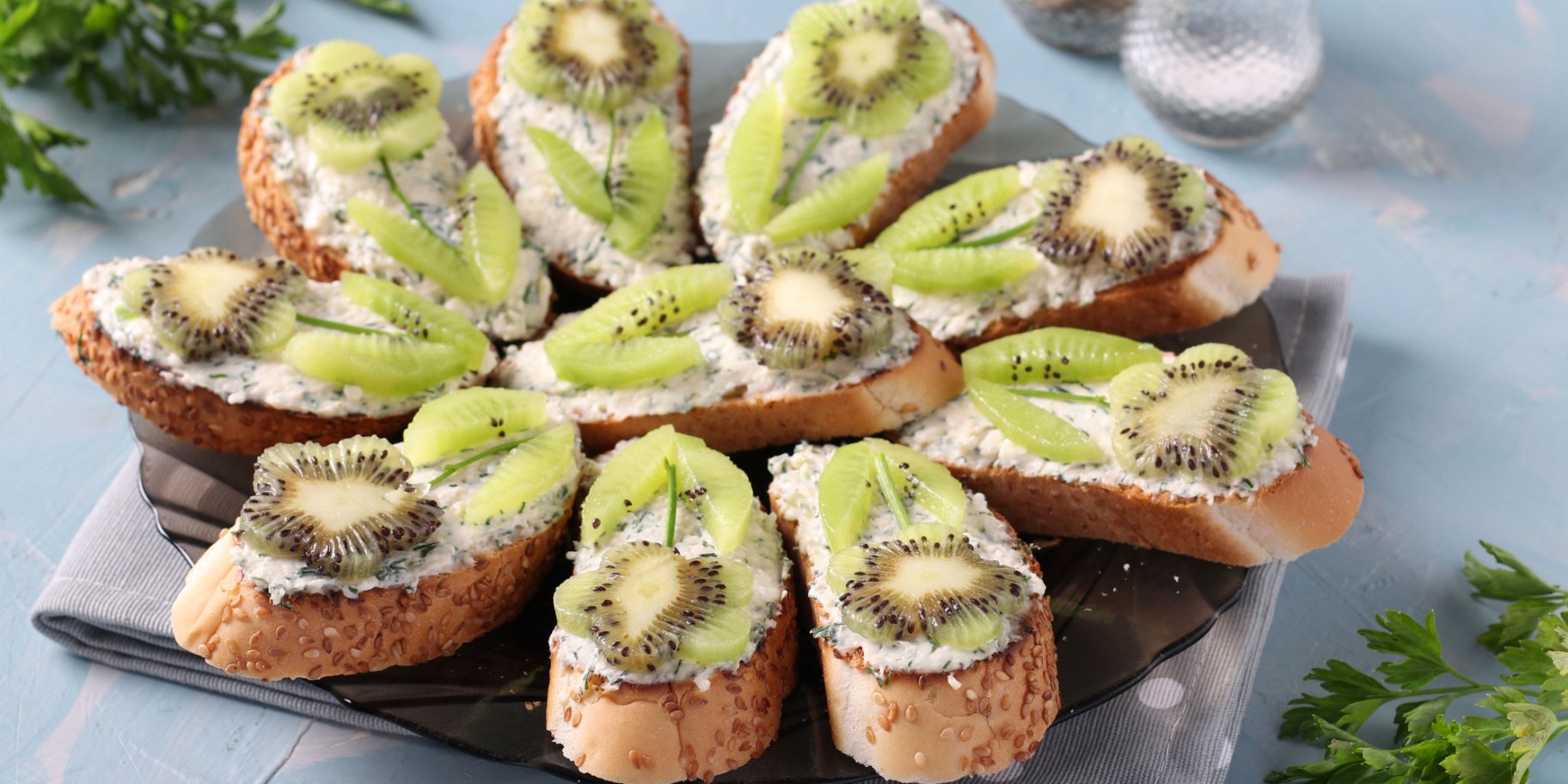Канапки з ківі й сиром