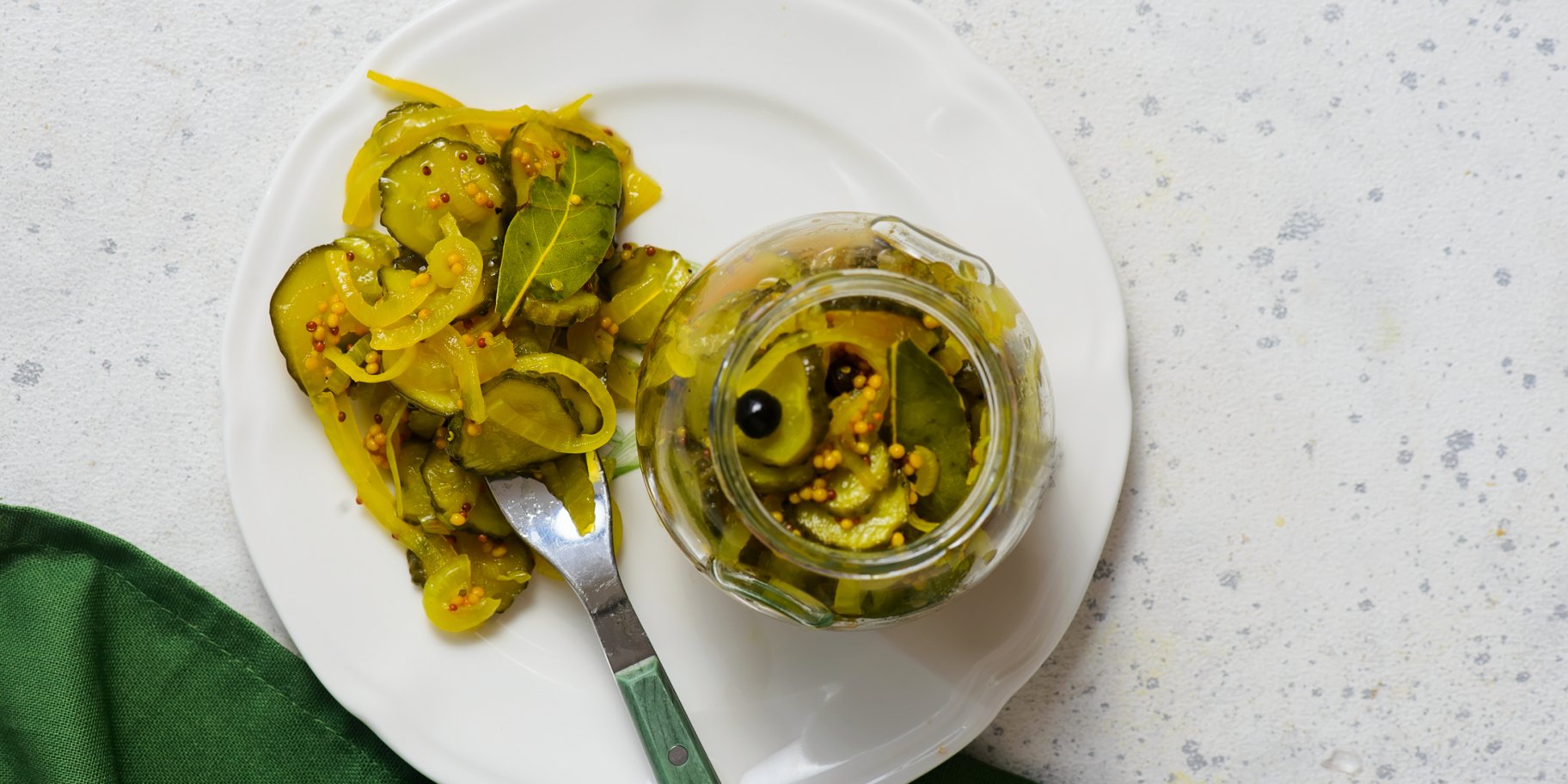 Огурцы с куркумой