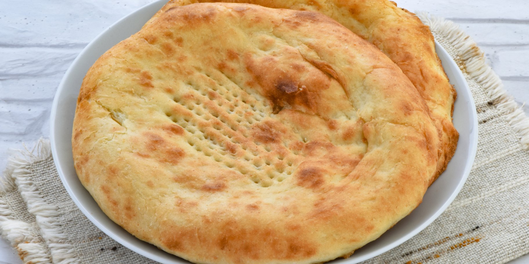 Болгарський коржик з бринзою