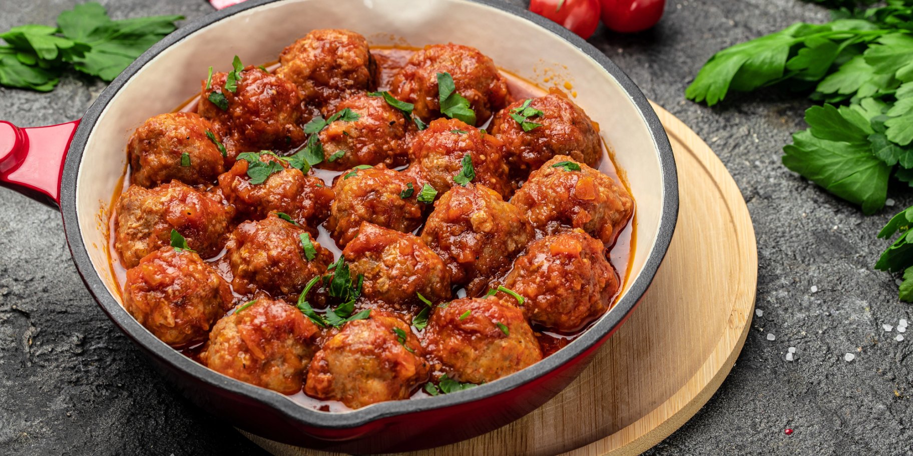 Іспанські фрикадельки з тушкованою квасолею