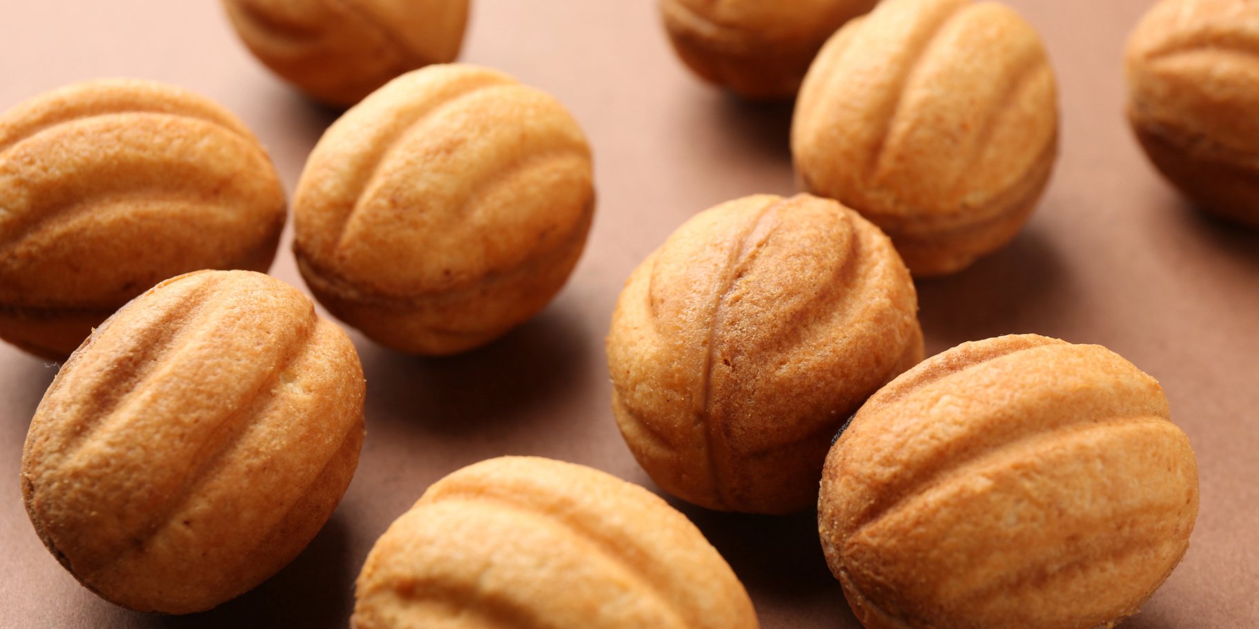 Горішки з червоною ікрою